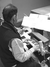 Bernd Wiesemann am Toy Piano